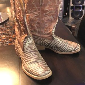 Sparkly brown zebra roper boots. 7.5.